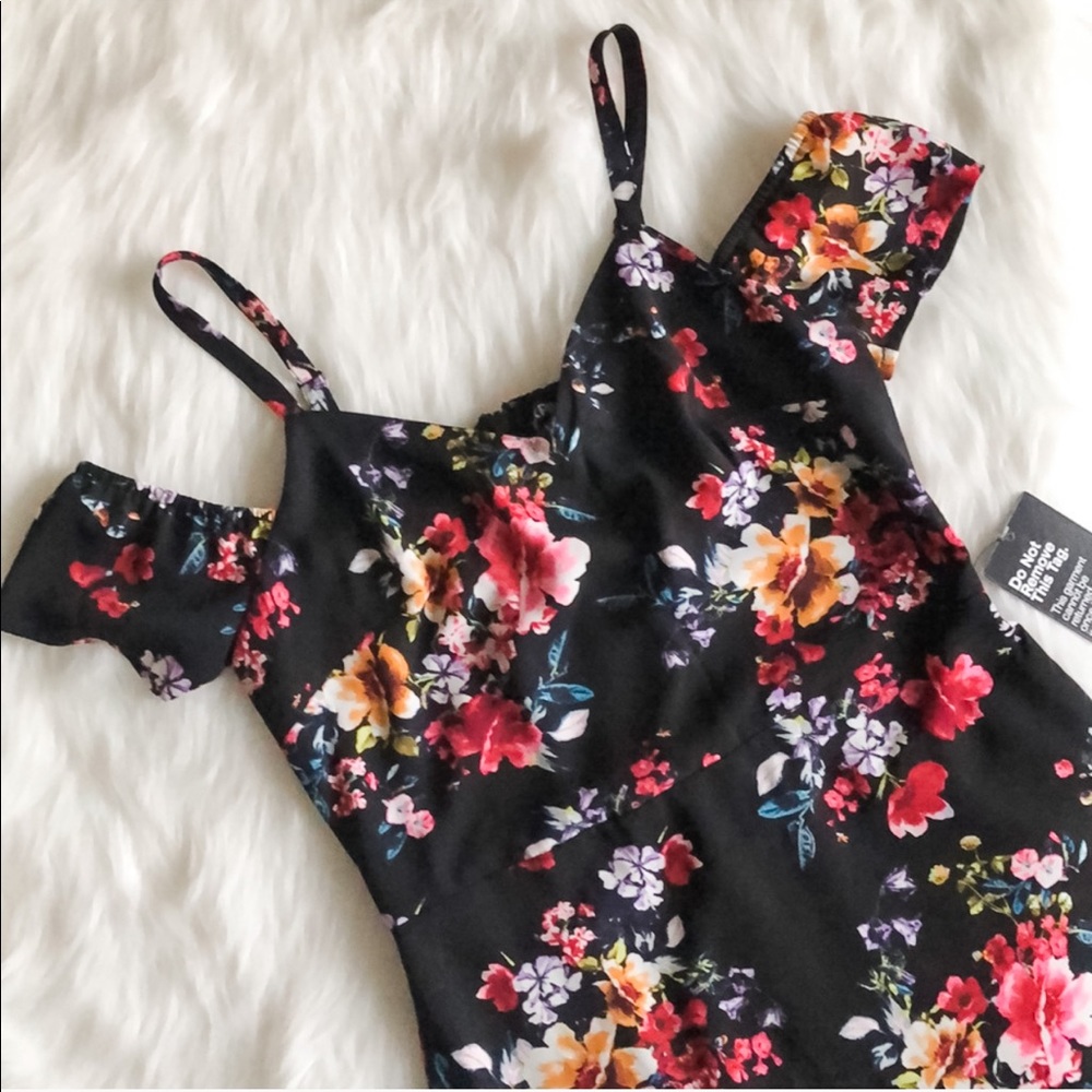 NWT [express] black floral cold shoulder dress